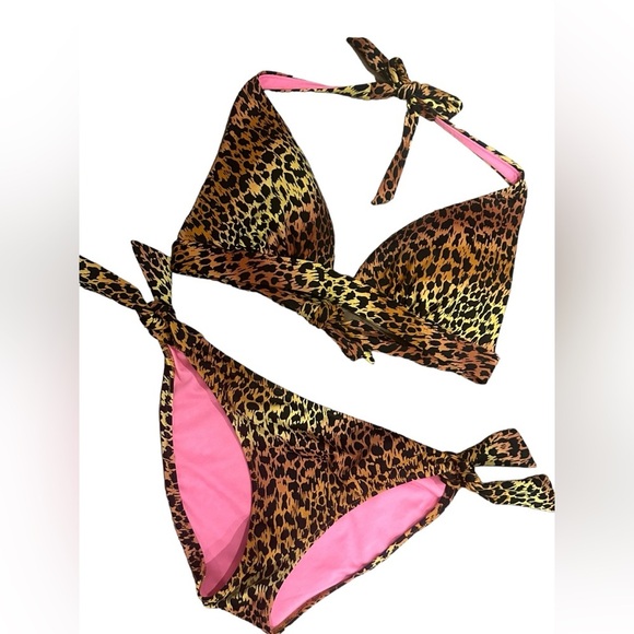 Victoria’s Secret Leopard Padded (Removable) Bikini Top / Bottom Set NWOT Medium - Picture 1 of 4